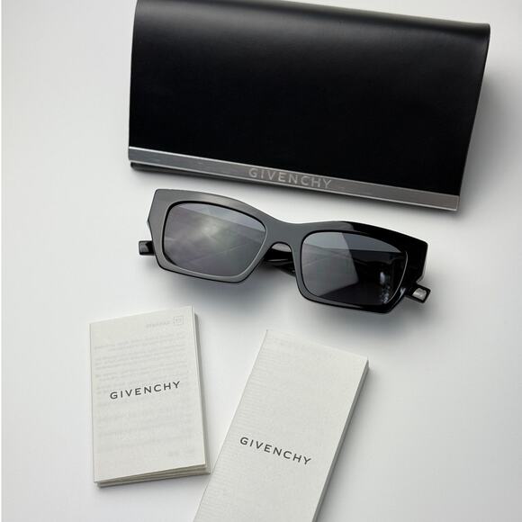 BRAND NEW Givenchy Sunglasses GV40077I 01A Shiny Black and Studs/Grey Women main image 5
